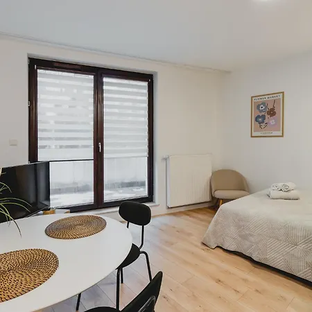 - Great Location-cozy With Balcony - Towarowa Apartment Warsaw
