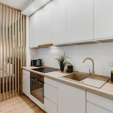 Golden - Modern&cozy, Towarowa Street