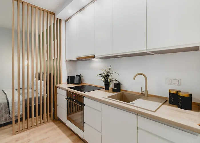 Golden - Modern&cozy, Towarowa Street